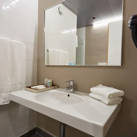 Dc International Hotell 3*