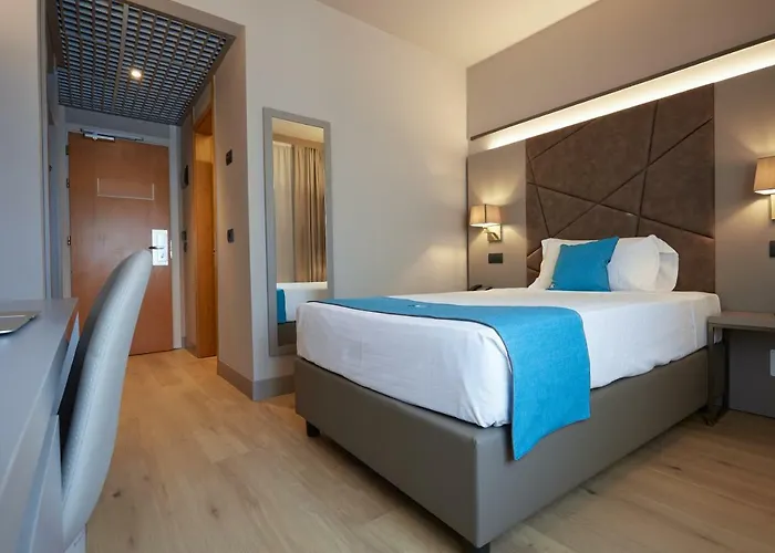 فندق Dc International 3*